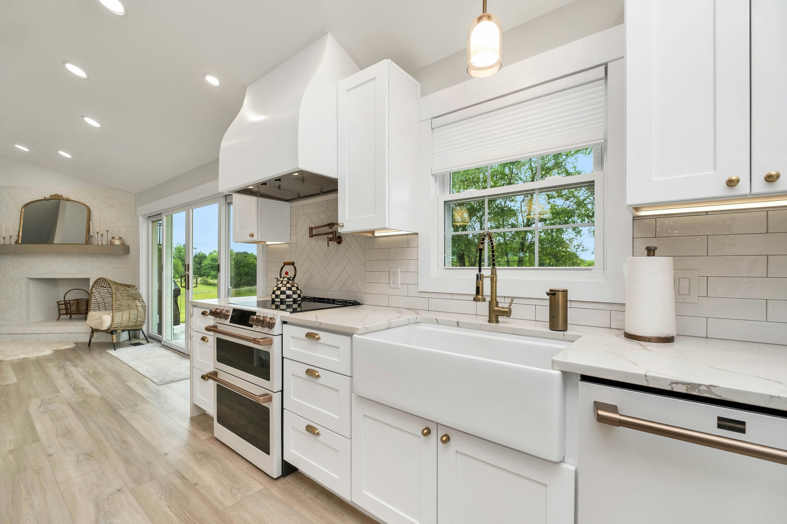 kitchen image
